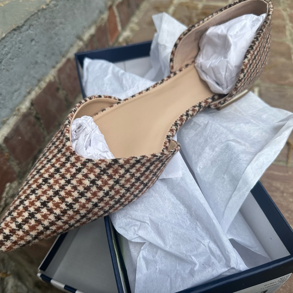 Crown & Ivy Brown Penelope Flats - Picture 3 of 5